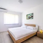 Βίλα - With Heated Pool Pavicini