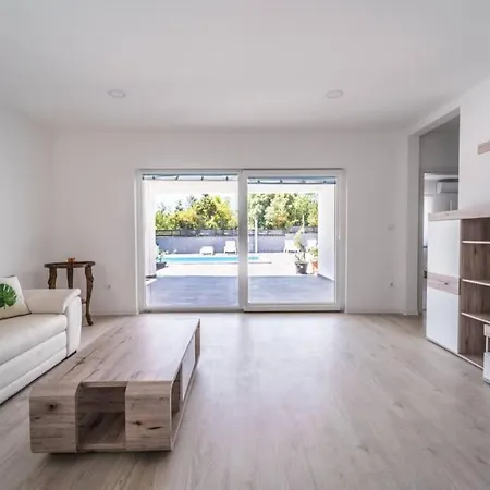 - With Heated Pool Villa Pavicini