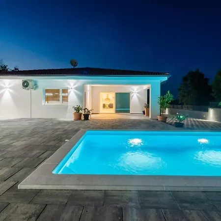 - With Heated Pool Pavicini