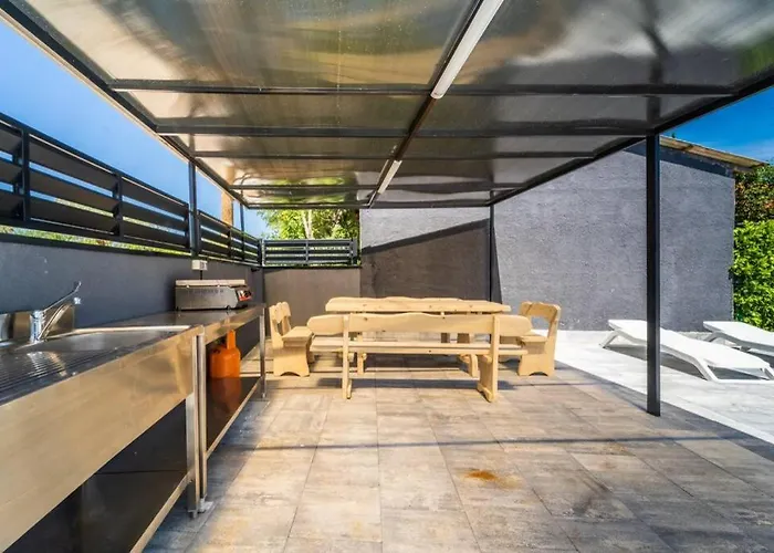 - With Heated Pool * Pavicini